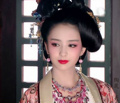 NỮ SIÊU GIÁN ĐIỆP
